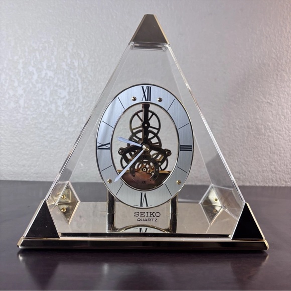 Seiko Gold and Silver Triangular Wall Clock - Picture 2 of 16
